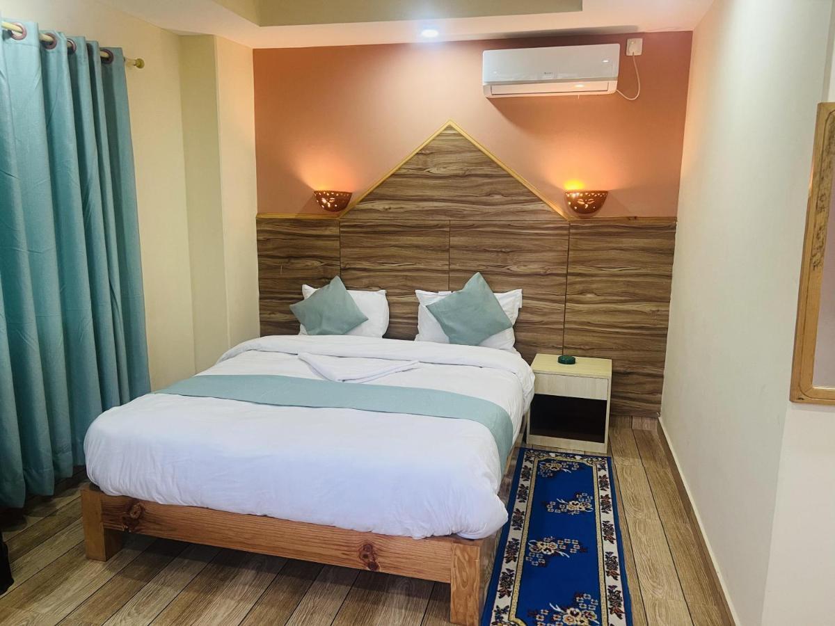 Hotel Olympus Pokhara Ngoại thất bức ảnh