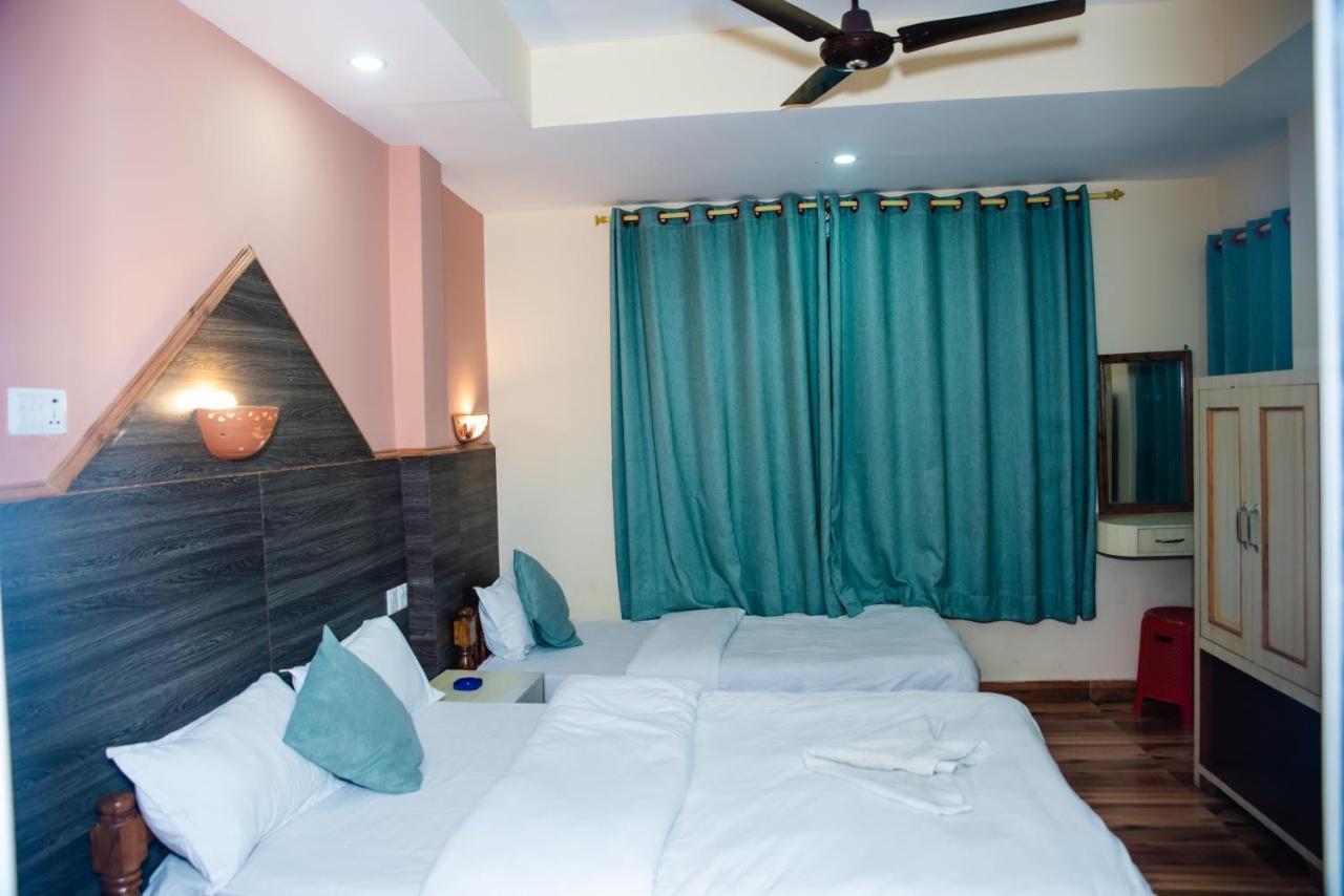 Hotel Olympus Pokhara Ngoại thất bức ảnh