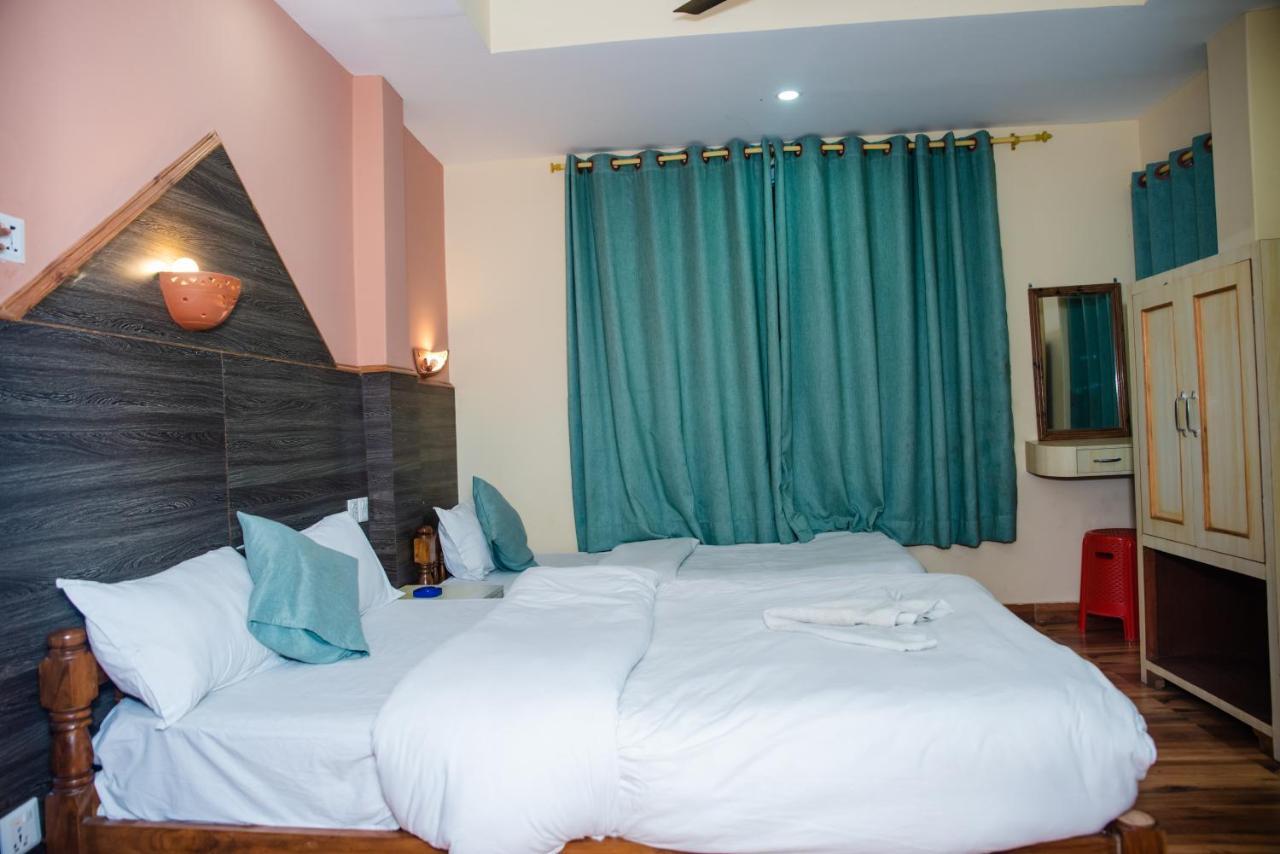 Hotel Olympus Pokhara Ngoại thất bức ảnh