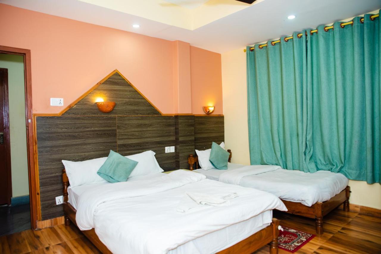 Hotel Olympus Pokhara Ngoại thất bức ảnh